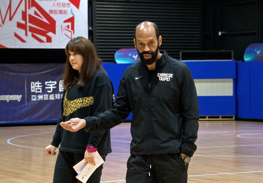 中華男籃外籍總教練帕克希望接下來積極徵召劉錚、林韋翰兩名大陸CBA球員。(黃及人攝)