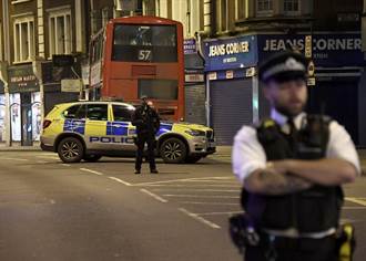 倫敦爆恐攻 男街頭砍人遭擊斃
