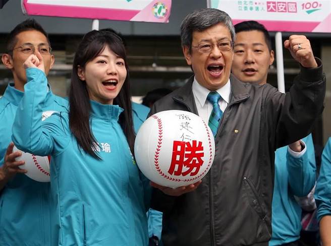 民進黨新科女立委 高嘉瑜(左)。(圖/本報資料照)