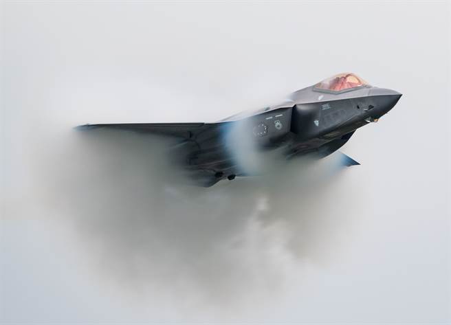 美国空军F-35战机在加拿大参加加提诺-渥太华航展（Aero Gatineau-Ottawa Airshow）的资料照。（美国空军）
