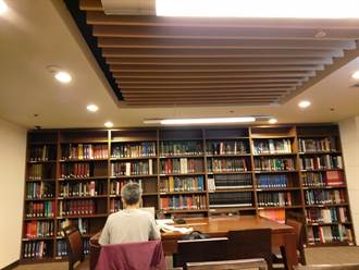 表藝圖書館整修　結合典藏與藝術家工作空間