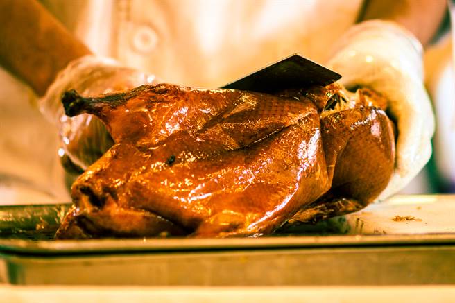 妇排队买烤鸭竟惨中镖 吓疯全网(示意图／达志影像)