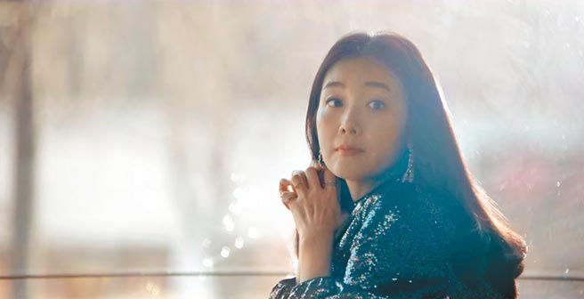 崔智友客串《爱的迫降》，透露自己也在追剧。（Netflix提供）
