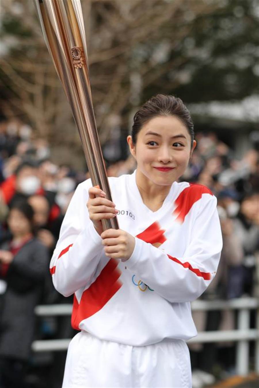 女星石原聰美參加東奧聖火接力綵排。（新華社照片）