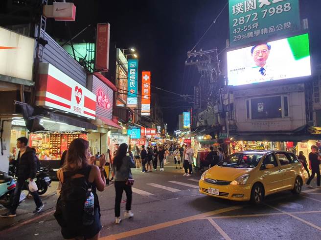 士林夜市榮景不在，生意、觀光人潮大不如前。（照片/《我是北投人》粉絲團授權提供。