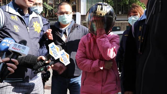 妙龄单亲母摩铁勒死2名年幼子女还告知前夫 一审判处死刑

。(吴亮贤摄)