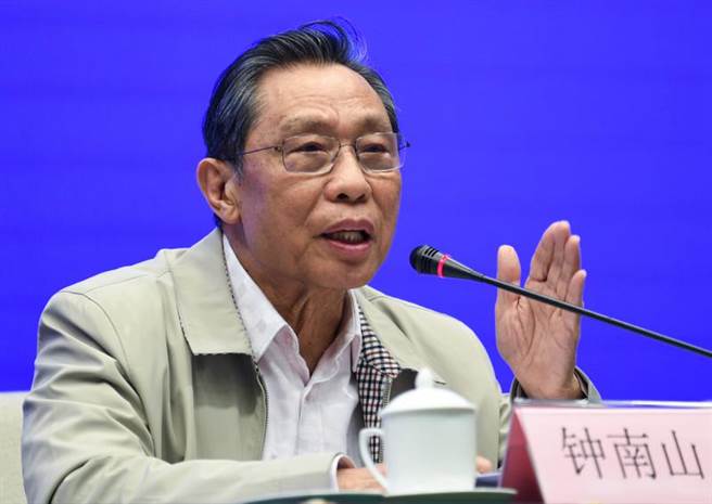 大陆传染病专家、中国工程院院士锺南山今天在参加广东省疫情防控新闻发布会上两次强调，预防新冠肺炎感染，保持下水道通畅极为重要。（图／新华社）