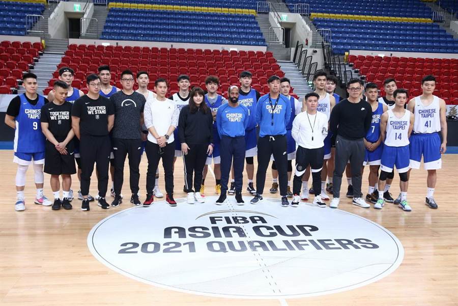 中華男籃20日在台北和平館進行亞洲盃資格賽開打前最終訓練。(杜宜諳攝)