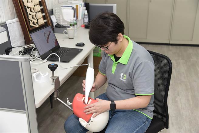 勞動部青年就業旗艦計畫助8年級生成牙體技術師 生活 中時