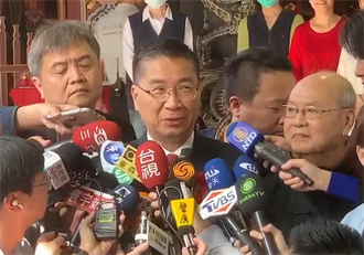 卓亚雄》妈祖正在看人间胡扯