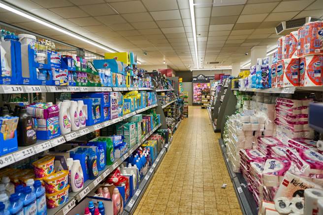 相對亞洲人的恐慌，德國人對於新冠肺炎疫情相對冷靜，德國之聲指出，關鍵在於柏林當局推出的政策奏效。（圖／shutterstock）