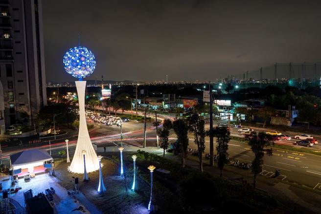 台电仙渡变电所上月新设装置艺术「仙泡儿」。（台北市都市发展局提供／谭宇哲台北传真）