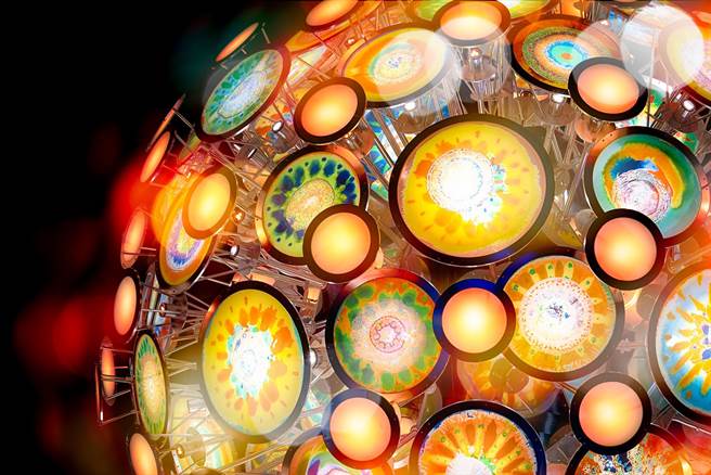 台电仙渡变电所上月新设装置艺术「仙泡儿」。（台北市都市发展局提供／谭宇哲台北传真）