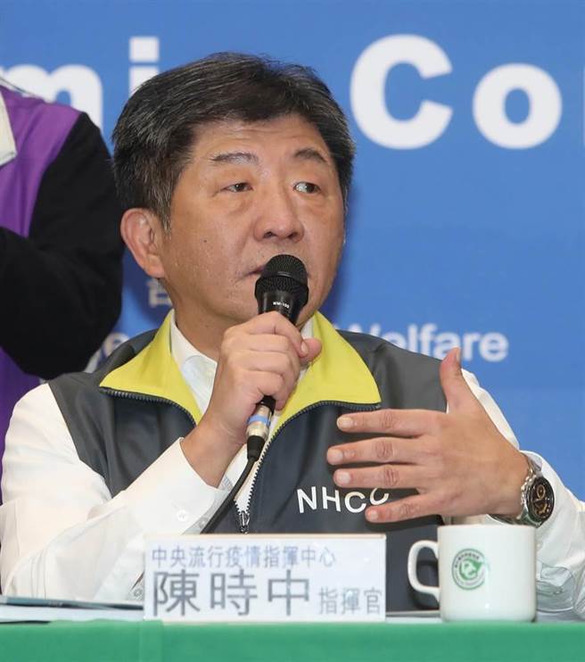 是否在密闭的上班场所、餐厅皆需要全程配戴口罩？陈时中认为，全程戴口罩太不舒服了，建议保持室内通风。（谢宗龙摄）