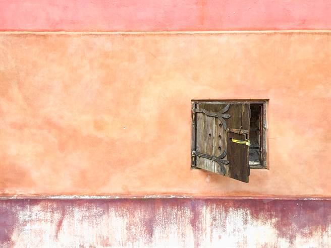 澳洲妈妈在租屋处发现了诡异的木门(示意图/达志影像)