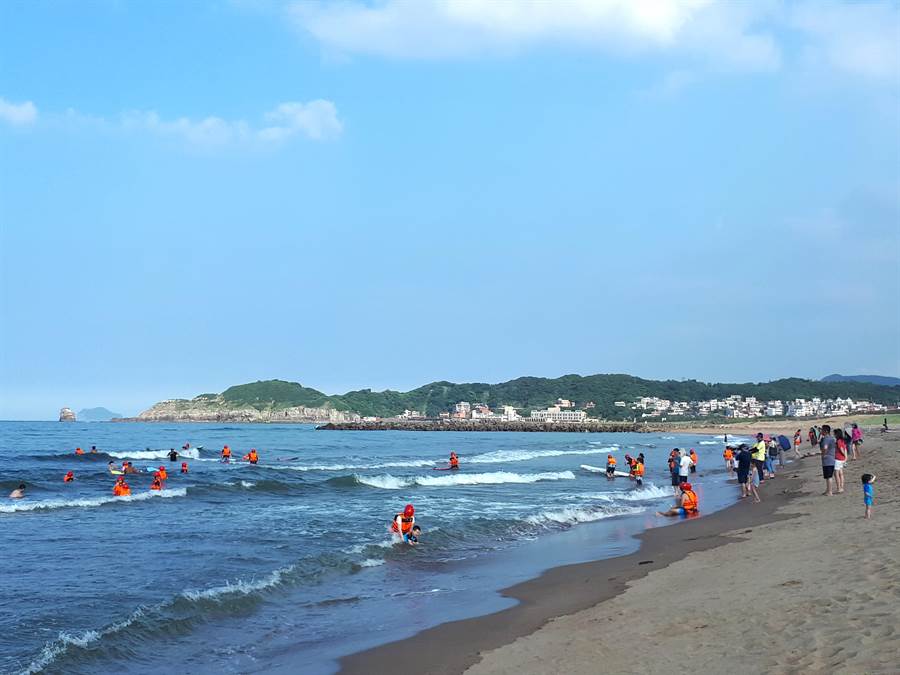 金山中角灣是近年水域運動勝地。（新北市體育處提供）