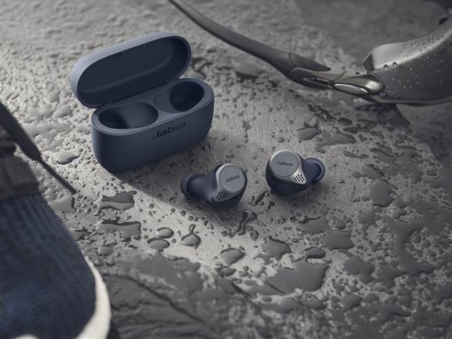 Jabra Elite Active 75t 海军蓝。(Jabra提供／黄慧雯台北传真)