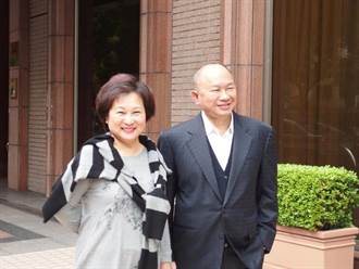 結婚44周年 國際導演吳宇森用愛抗疫