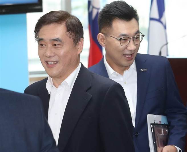 国民党主席补选，郝龙斌（左图）惨输江启臣（右图）。（本报资料照）