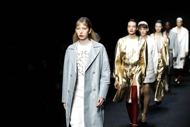 一對越南名媛姊妹花2月中旬到米蘭參加時裝周，返回越南後確診新冠肺炎。（資料照／美聯社）