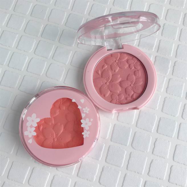 粉好气色腮红饼NT.350元。（图／邱映慈摄影）
