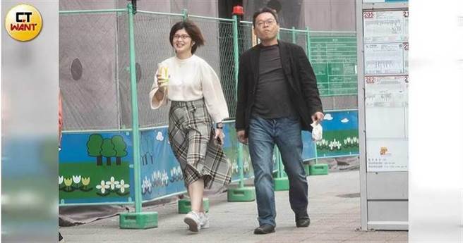 民眾党新秀蔡宜芳被周刊王直击，多次与已婚的柯文哲心腹、民眾党中央委员张益赡幽会。（图／周刊王摄影组）