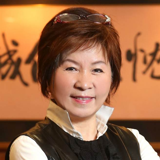 国民党不分区立委张育美质询时大谈自己与爱犬LULU的故事，让全场傻眼 (图／张育美脸书)