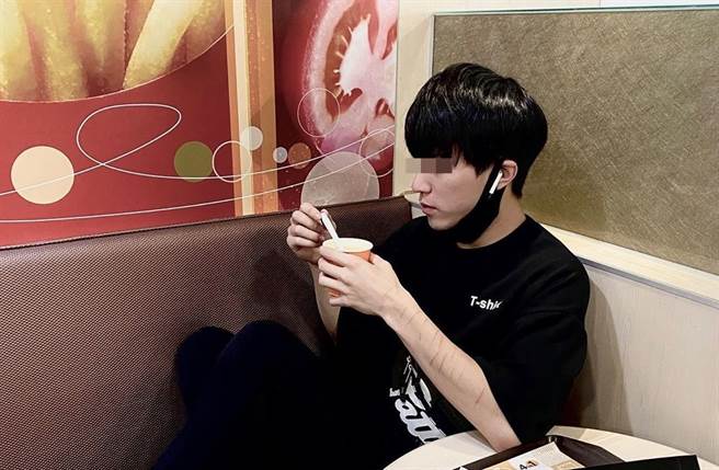 王姓直播主自称是小郑容和，目前脸书关闭、IG转私人帐号。(取自IG)