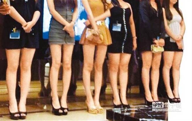 防疫比賺錢重要！援交女驚喊：「寧不戴套，也要戴口罩」。(示意圖／中時資料照)
