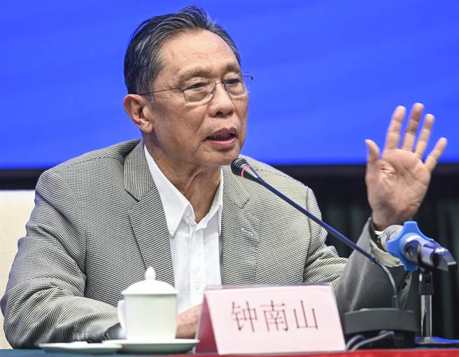 锺南山回应新冠病毒是否成季节疾病时表示，现在还没有证据显示这种转变，目前要判断还言之过早。（图／中新社）