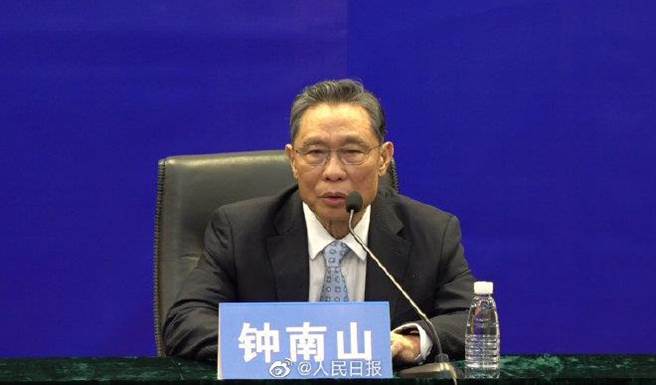 锺南山称，没有国家强力干预疫情不会消失，所有国家都要行动起来。（图／微博@人民日报）