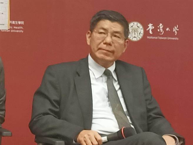 台大公卫学院院长詹长权(简立欣摄)