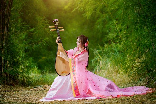 古代女子为何都穿裙子？真相原来那么心酸。(示意图/ 取自达志影像)