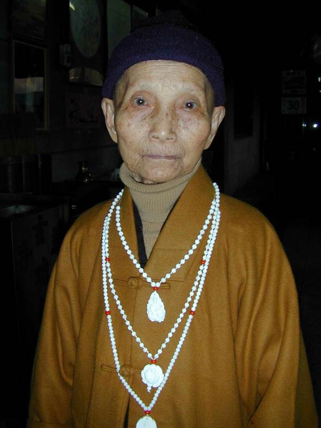 指引新店警分局刑警侦破蔡燕良遭人杀害焚尸案的慈玄寺主持叶周汝。(中时资料库)