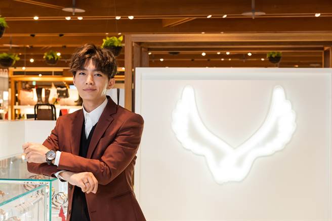 炎亚纶。(本报系资料照)