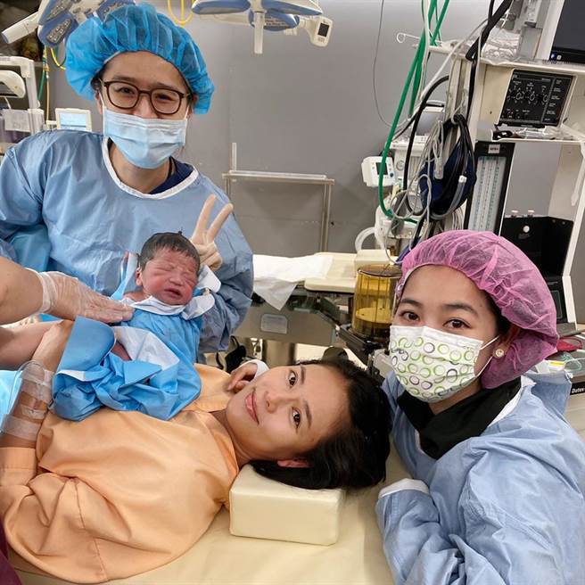 刘香慈在脸书报喜，平安产下第二胎男娃。(取自刘香慈脸书)
