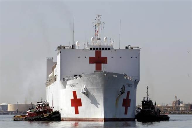 医疗船当初的设计的目的就是为了能够部属在全球任何位置，替伤兵进行急救治疗，曾参与拯救许多大型资自然灾难。（图／美联）