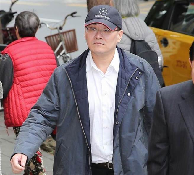 张上淳儿子被爆在2月下旬卫福部下达医护出国禁令后，依旧赴美看NBA，甚至批禁出国违宪。村长酸他为「新冠肺炎版的赵建铭」。图为赵建铭。(资料照片，黄世麒摄)