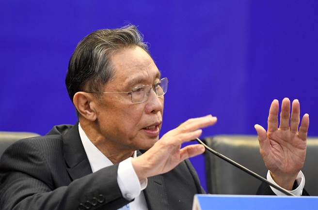 锺南山团队发表研究论文称，连花清瘟有抗新冠病毒作用，此一论文已被已被《药理学研究》期刊收录。（图／新华社）