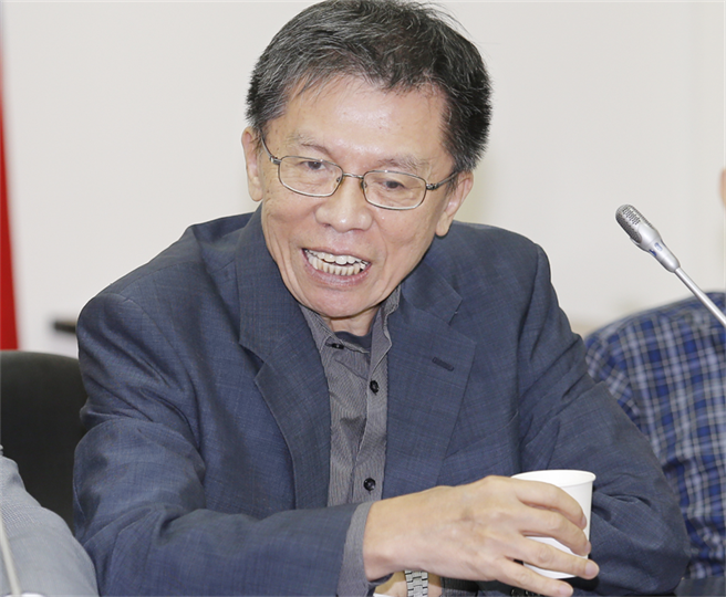 儿出国张上淳一起被谯翻，沈富雄骂莫名其妙。（本报资料照 姚志平摄）