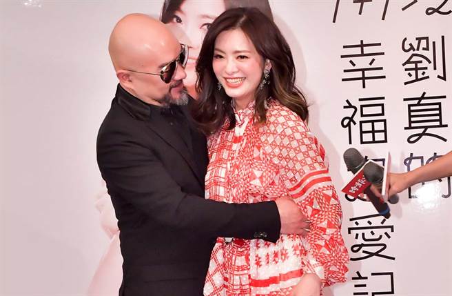 刘真病逝，丈夫辛龙悲痛不已，直到今天灵堂开放才现身。(中时资料照片)