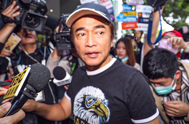 吴宗宪作为治丧委员会一员，也先行到场商讨刘真后事。(吴松翰摄)