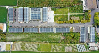 天晴能源 把屋頂變太陽能發電場