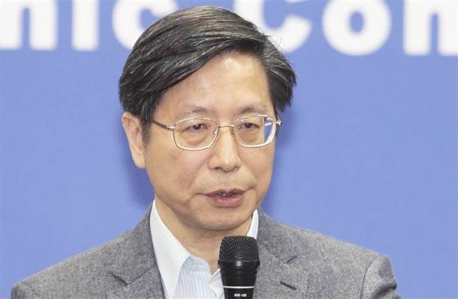 中央流行疫情指挥中心召集人张上淳儿子日前出国惹议后，今天终于露面。(图／本报系资料照)