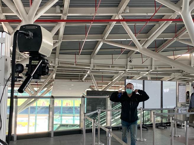 高鐵嘉義站27日正式啟用醫療級紅外線體溫量測儀，為旅客的健康安全把關。（高鐵嘉義站提供／張毓翎嘉義傳真）