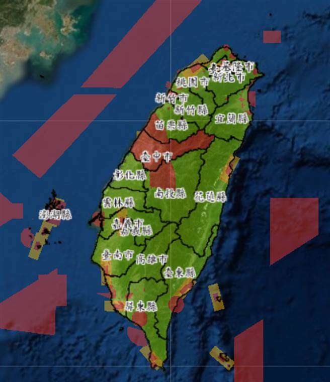 正式圖資將在3月31日正式公布。交通部民航局「遙控無人機空域圖資查詢系統」。紅色為公告禁航區，機場、飛行場四周及縣市政府公告禁止區域。黃色為限航區，機場四周200呎(約60公尺)以上禁止施放範圍及其他縣市政府限制區域。綠色為縣市政府允許400呎以下(約120公尺)使用範圍。(圖/翻攝自 民航局 遙控無人機管理系統)