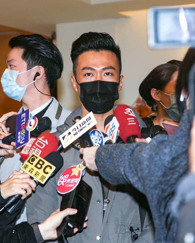 林俊逸神情哀痛。（吳松翰攝）