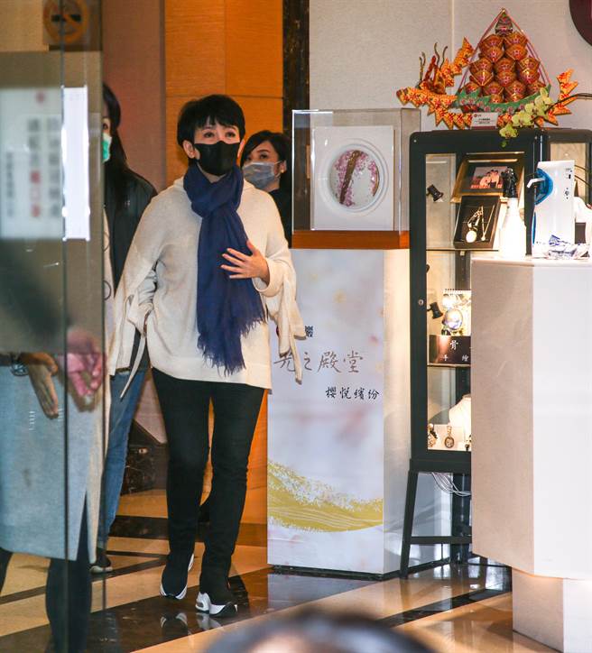 周思潔心疼辛龍。（吳松翰攝）