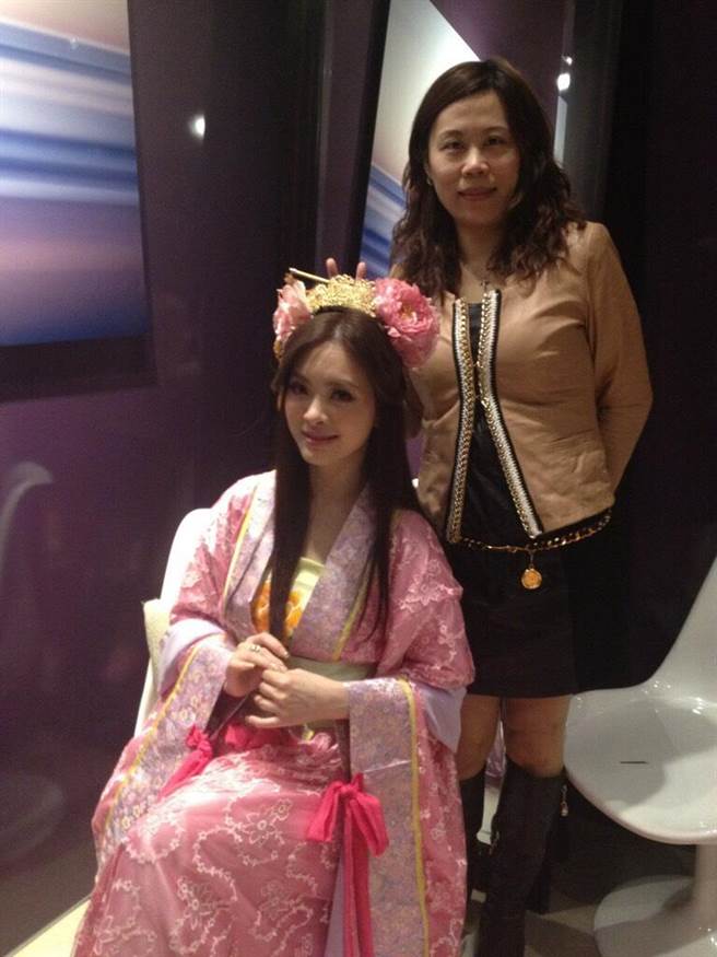 劉真與經紀人任月琴。（吉帝斯整合行銷提供）