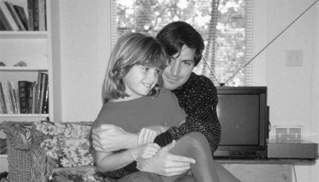 曾遭贾伯斯否认 女儿诉逾30年真相(图/ 天下杂志出版 提供)